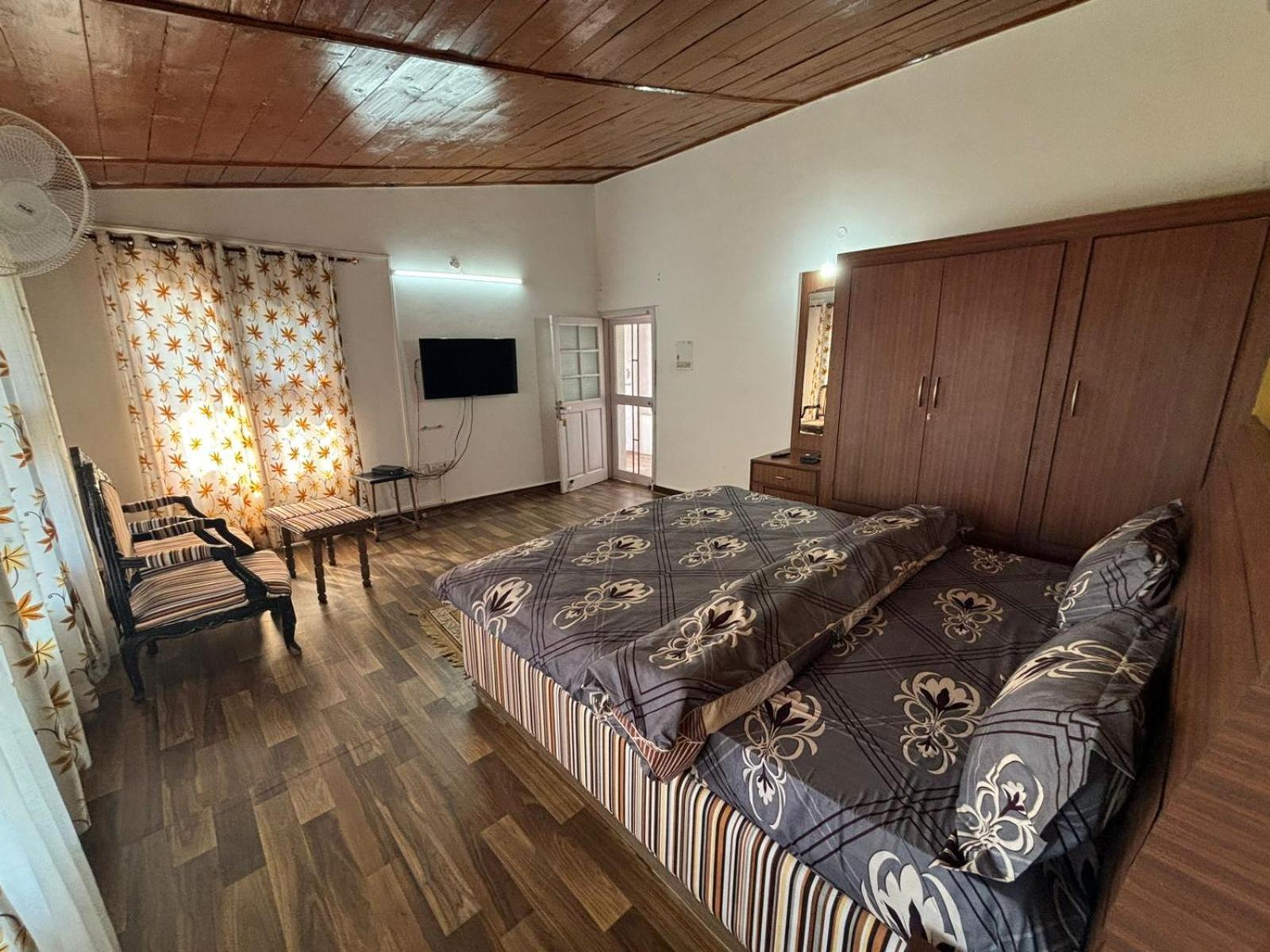 5 Bedrooms By Humble Stay Kasauli Exterior photo